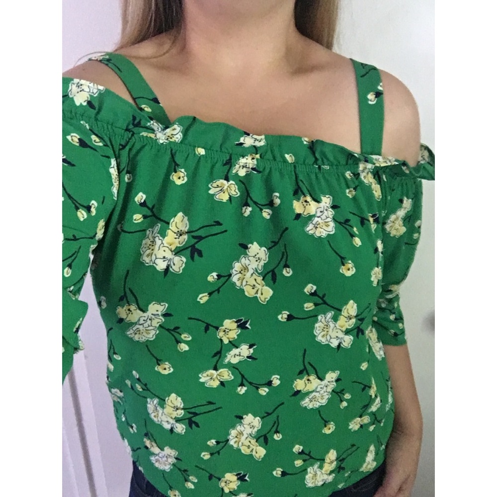 Twine & string green cold shoulder blouse size S